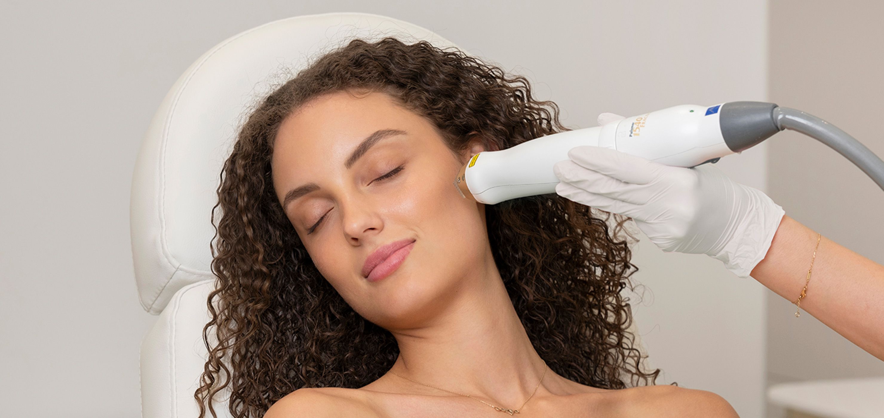 Лазерно фракционно подмладяване с Palomar — процедура в Derma-Act